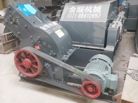 pc400*300小型錘式破碎機(jī)發(fā)貨_發(fā)往內(nèi)蒙古_破碎煤渣